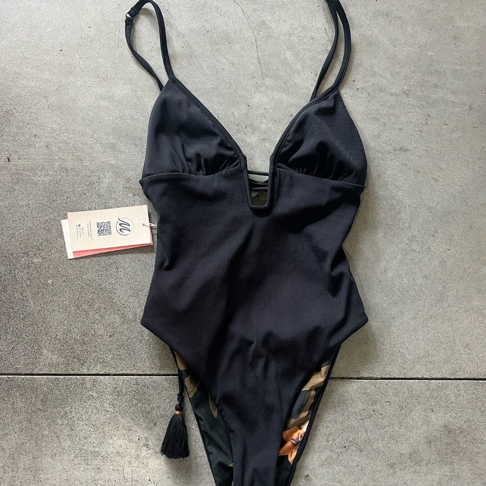 MAAJI One piece reversible swimsuit NWT - Picture 4 of 4